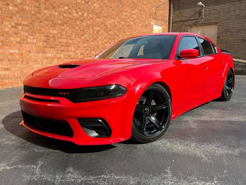 Used 2019 Dodge Charger Scat Pack image 3