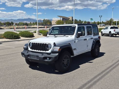 Used 2024 Jeep Wrangler Unlimited Sport AWD/4WD image 7