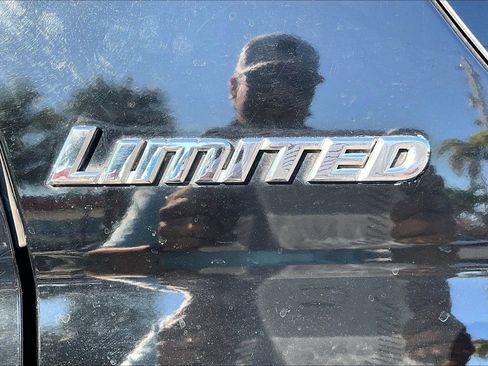 Used 2007 Toyota Sequoia Limited image 19