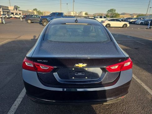 Used 2017 Chevrolet Malibu LT w/ Leather Package FWD image 4