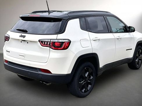 Used 2018 Jeep Compass Latitude w/ Popular Equipment Group AWD/4WD image 5