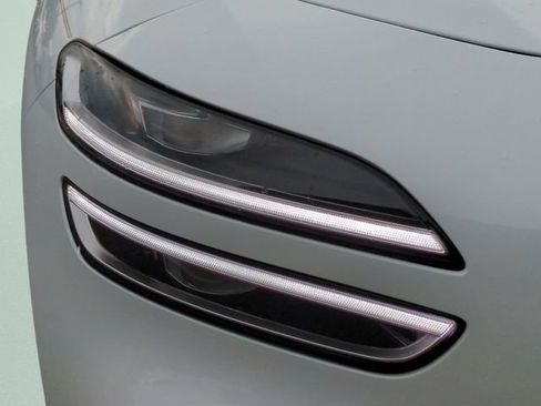 Certified 2026 Genesis G70 2.5T RWD image 24