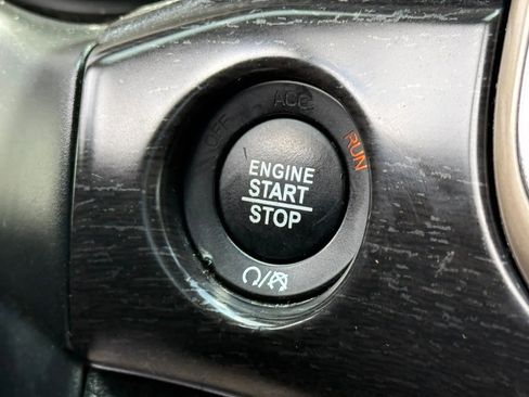 Used 2014 Jeep Grand Cherokee Laredo w/ 18" Wheel & 8.4" Radio Group AWD/4WD image 24