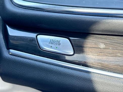 Certified 2023 Buick Enclave Essence w/ Experience Buick Package AWD/4WD image 17