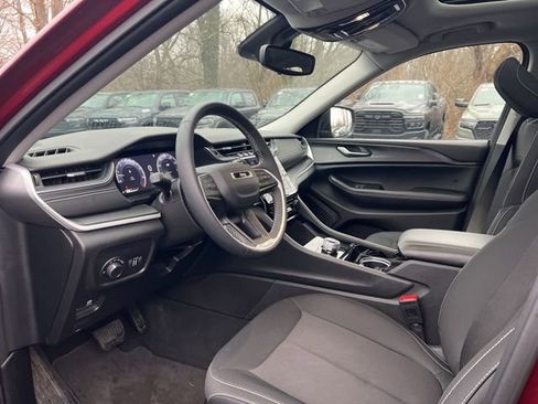 Used 2023 Jeep Grand Cherokee L Laredo w/ Trailer Tow Group (B) image 2