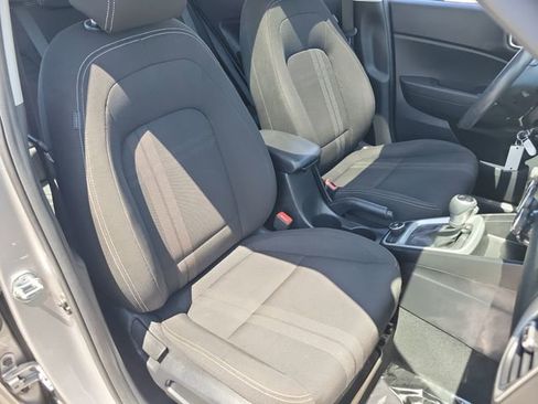Used 2023 Hyundai Venue SEL FWD image 20