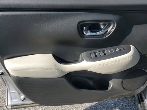 Certified 2023 Honda HR-V LX image 8