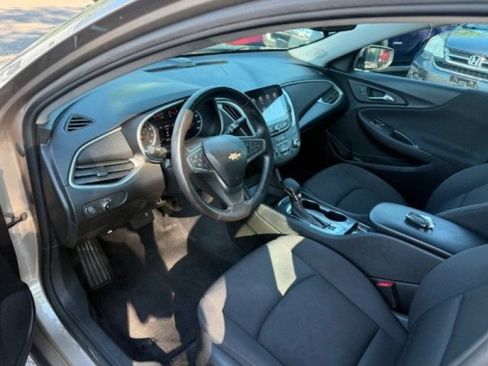 Used 2022 Chevrolet Malibu RS FWD image 3