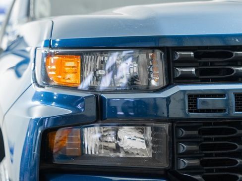 Used 2019 Chevrolet Silverado 1500 Custom w/ Custom Value Package image 11