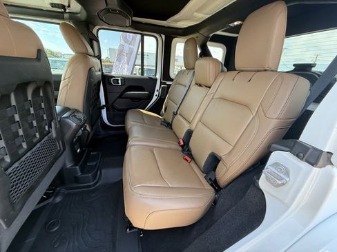 Used 2021 Jeep Wrangler Unlimited Rubicon image 12