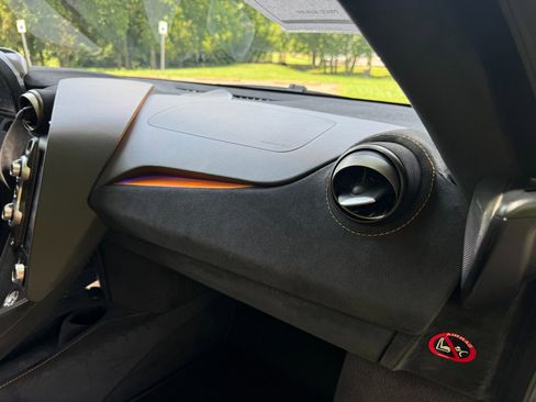 Used 2019 McLaren 720S Performance image 25