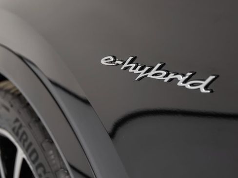 New 2025 Porsche Cayenne S image 14