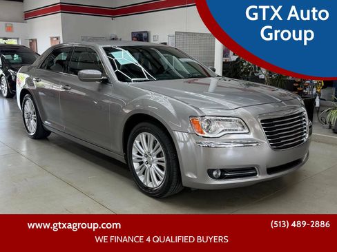 Used 2014 Chrysler 300 AWD w/ Driver Convenience Group image 1