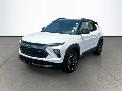Used 2024 Chevrolet TrailBlazer RS w/ Convenience Package FWD image 3