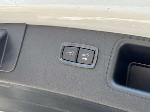 Certified 2026 Porsche Macan Turbo AWD/4WD image 24