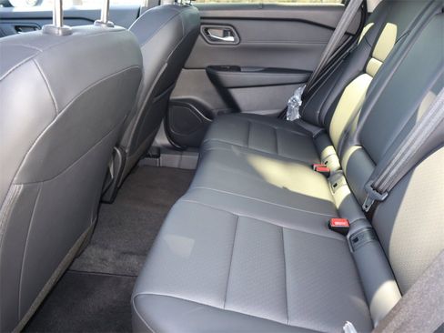 Certified 2025 Nissan Rogue SV w/ SV Premium Package image 16