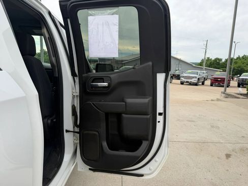 Used 2019 Chevrolet Silverado 1500 Custom Trail Boss w/ Custom Convenience Package AWD/4WD image 37