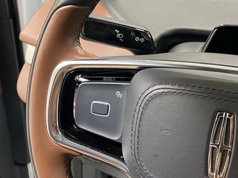 Certified 2025 Lincoln Navigator Reserve AWD/4WD image 36