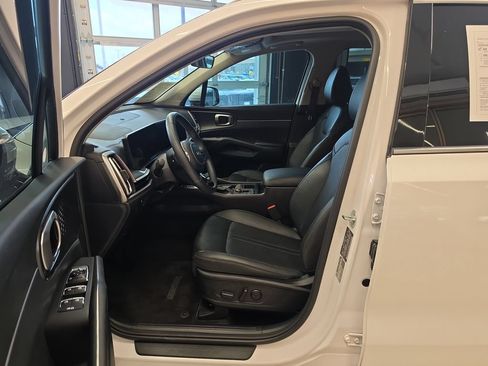 Certified 2024 Kia Sorento S w/ Panoramic Sunroof Package FWD image 15