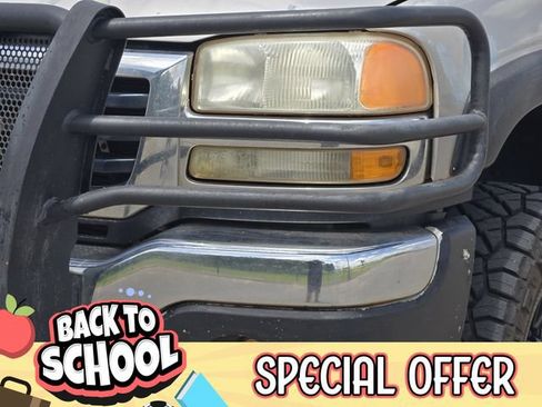 Used 2005 GMC Sierra 2500 SLE w/ Heavy-Duty Power Package AWD/4WD image 10