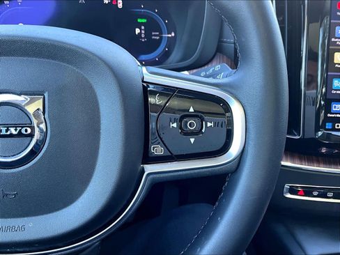 Used 2023 Volvo XC60 T8 Ultimate image 22
