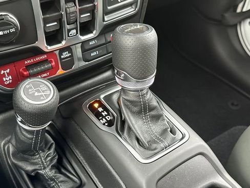 New 2026 Jeep Gladiator Mojave image 5