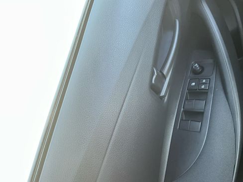 Used 2025 Toyota Corolla LE FWD image 17