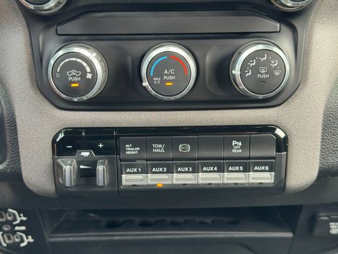 Used 2022 RAM 3500 Tradesman image 25