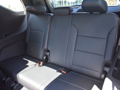 New 2026 Chevrolet Traverse RS w/ LPO, Floor Liner Package AWD/4WD image 17