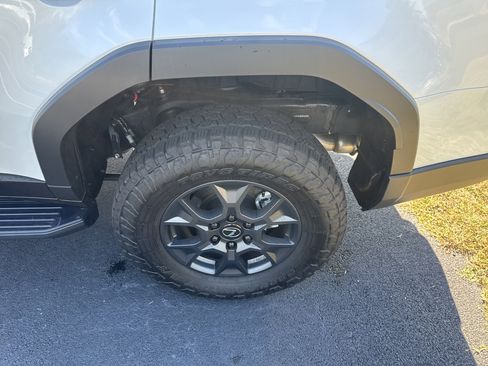 Used 2025 Lexus GX 550 image 12