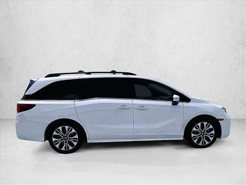 Used 2025 Honda Odyssey Elite image 5