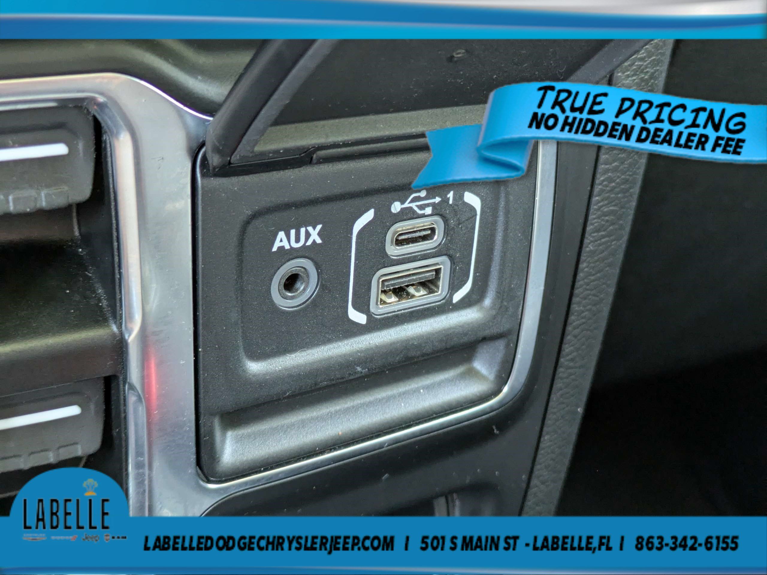 Used 2023 Jeep Wrangler Unlimited Sahara AWD/4WD image 21