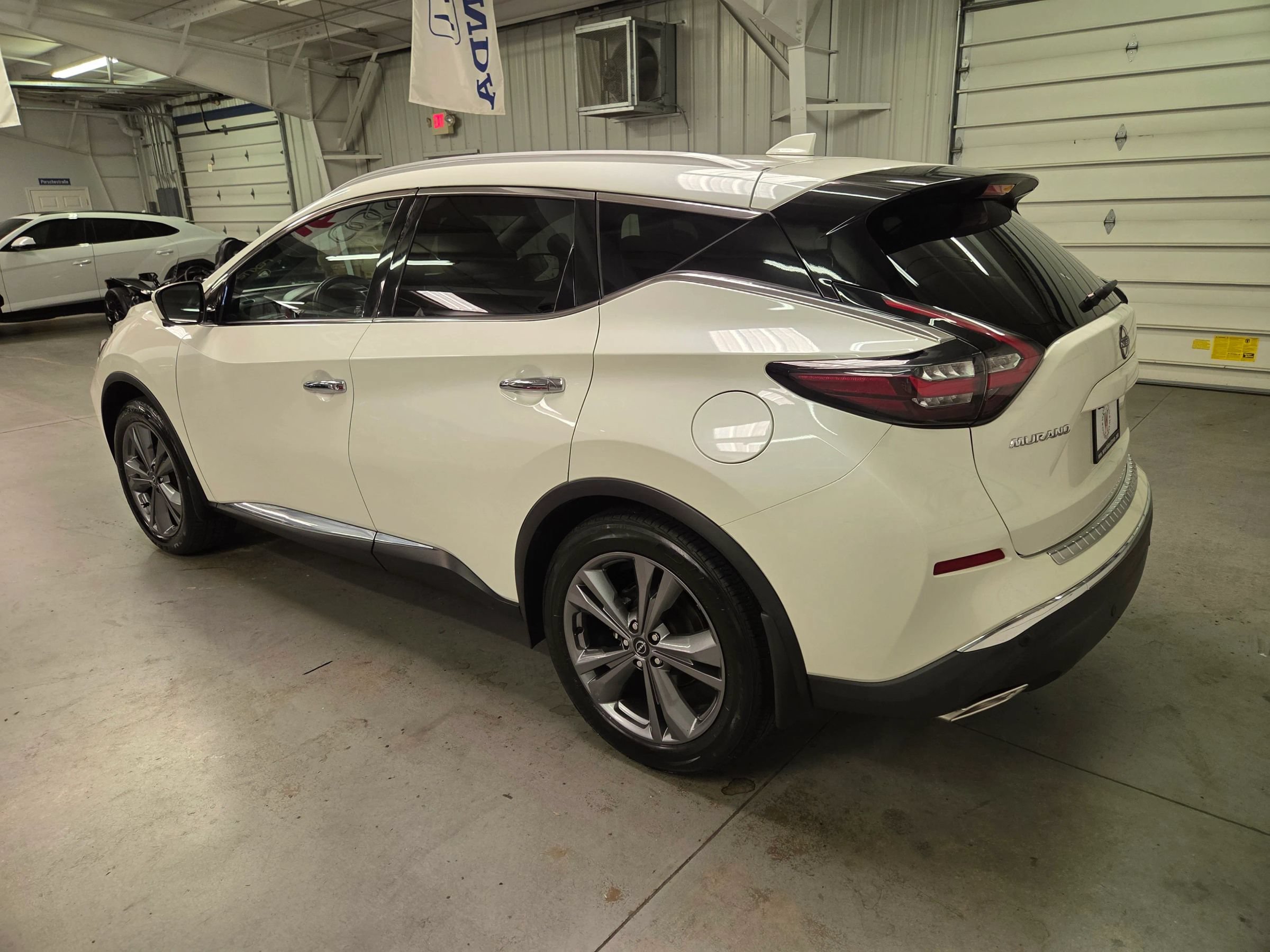 Used 2023 Nissan Murano Platinum w/ Cargo Package AWD/4WD image 4