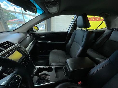 Used 2016 Toyota Camry SE FWD image 12