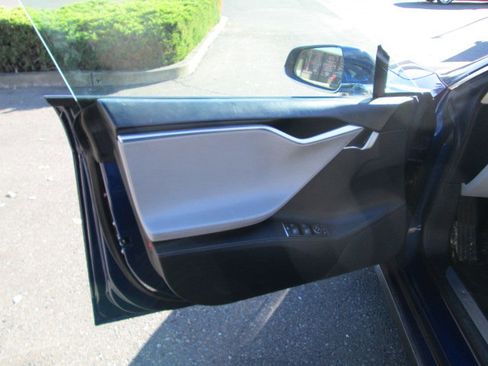 Used 2015 Tesla Model S 85D image 13