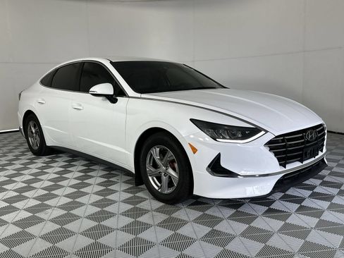 Used 2023 Hyundai Sonata SE FWD image 2