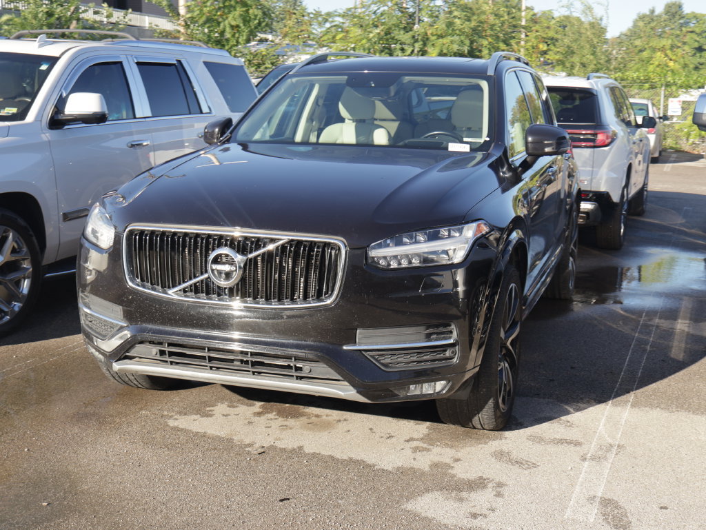 Used 2018 Volvo XC90 T6 Momentum w/ Convenience Package AWD/4WD image 13