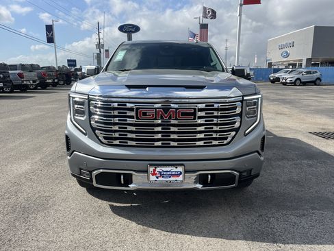 Used 2024 GMC Sierra 1500 Denali w/ Technology Package image 9