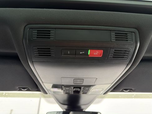 Used 2024 Volkswagen Tiguan SE R-Line image 23