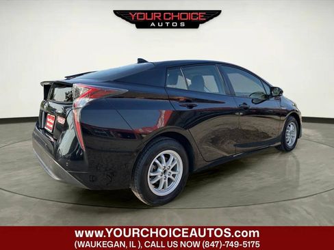 Used 2018 Toyota Prius Three FWD image 4