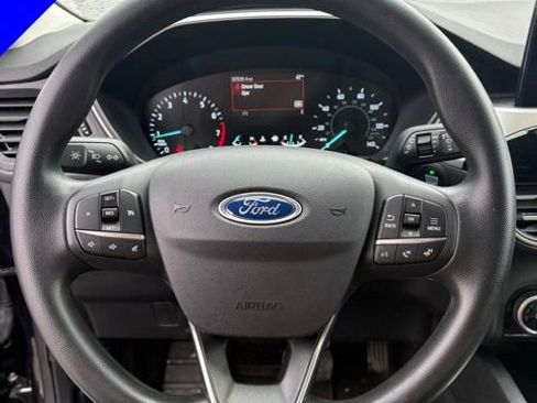 Used 2021 Ford Escape SE image 14