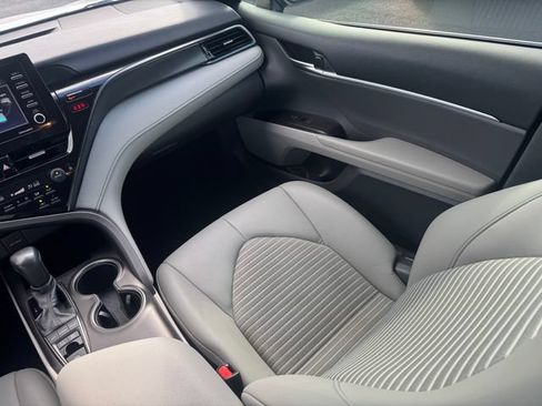 Used 2021 Toyota Camry SE FWD image 24