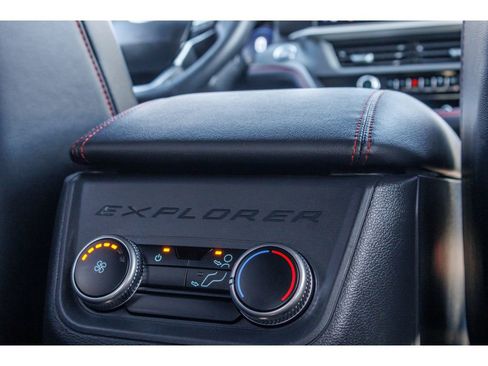 Used 2025 Ford Explorer ST-Line AWD/4WD image 14