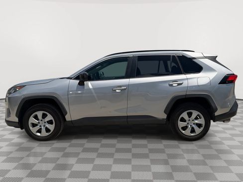 Used 2019 Toyota RAV4 LE FWD image 5