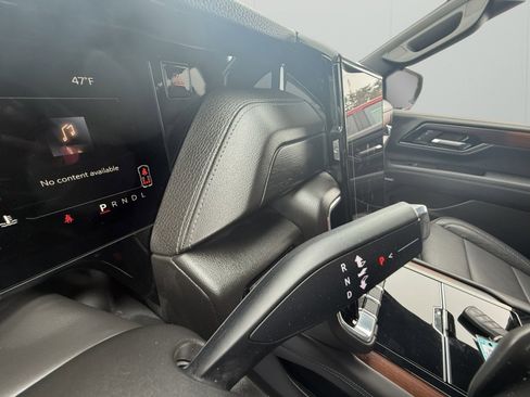 Used 2025 GMC Yukon Denali image 26