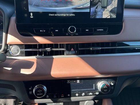 Used 2025 Mitsubishi Outlander SEL image 9