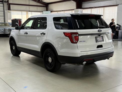 Used 2017 Ford Explorer 4WD Police Interceptor image 2