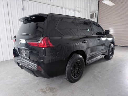 Used 2016 Lexus LX 570 4WD image 5