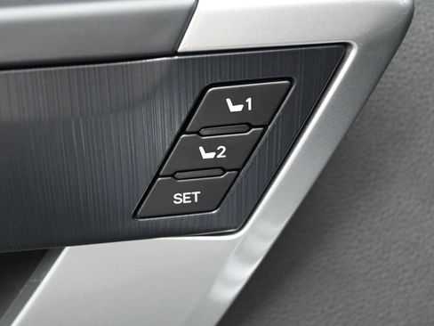 Used 2024 Toyota Tundra Platinum image 12