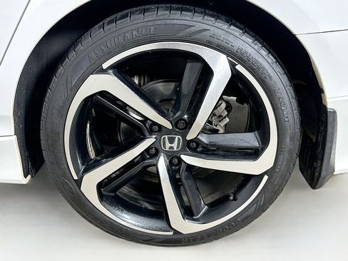 Used 2018 Honda Accord Sport image 11